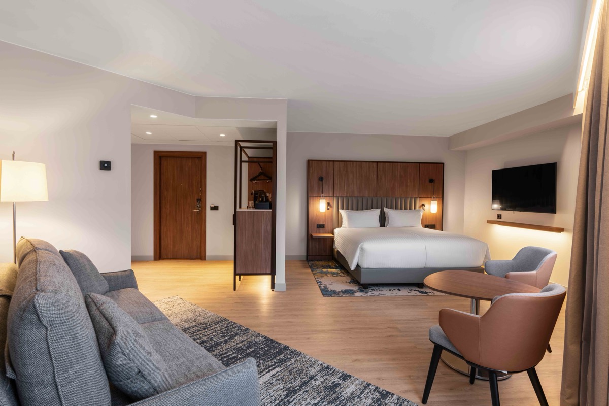Hotel guest room